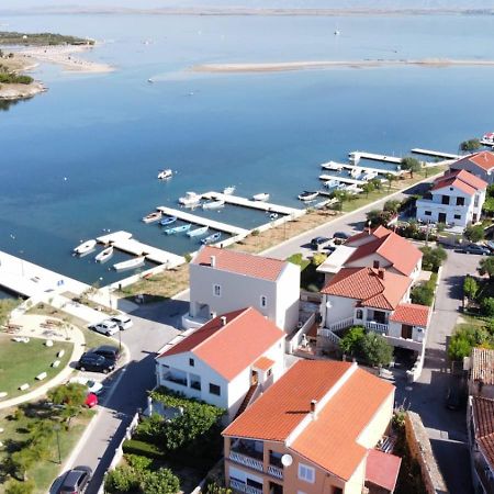 Apartments Anastazija Нин Екстериор снимка
