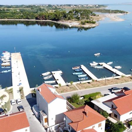 Apartments Anastazija Нин Екстериор снимка